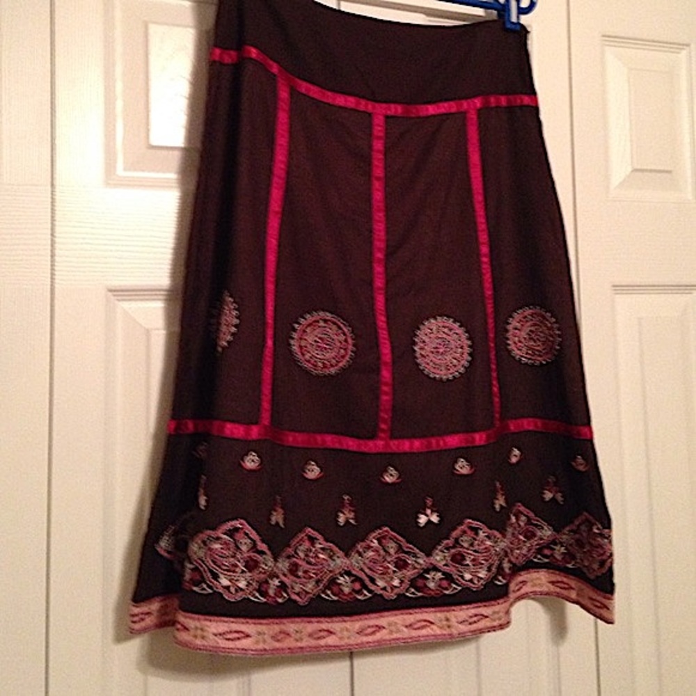 Beautiful embroidered A-line skirt